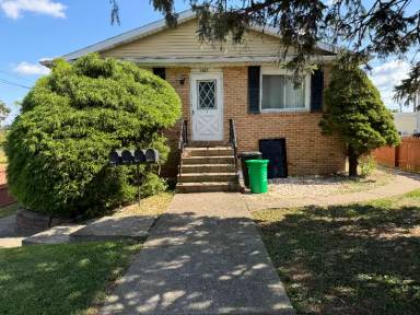 Main picture of 1067 Catasauqua Ave