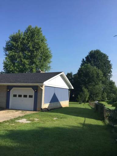 Main picture of 345 W Maple Ave