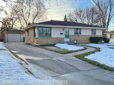 Main picture of W158N8983 Charles Dr