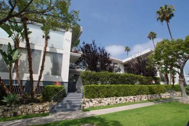 Main picture of 825 Washington Ave