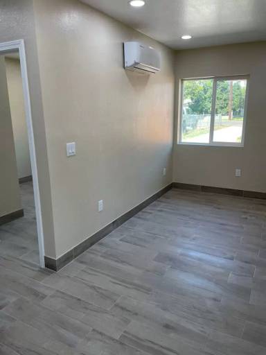 Main picture of 6676 Phoenix Ave