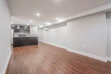 Main picture of 310 E Lanvale St
