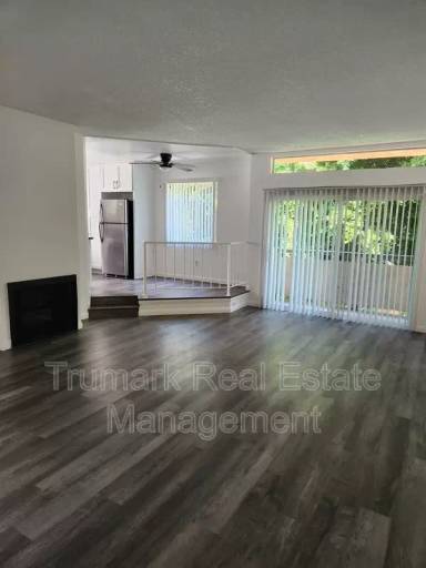 Main picture of 14605 Burbank Blvd