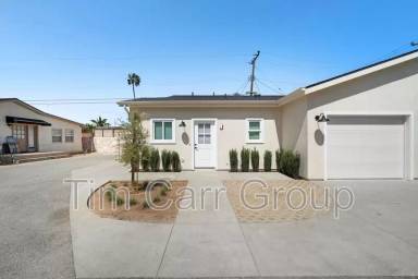 Main picture of 1637 Irvine Ave