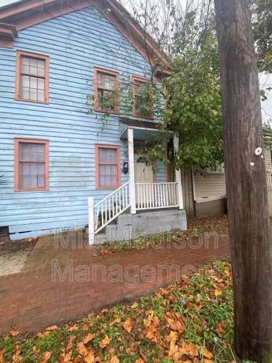 Main picture of 309 W Henry St