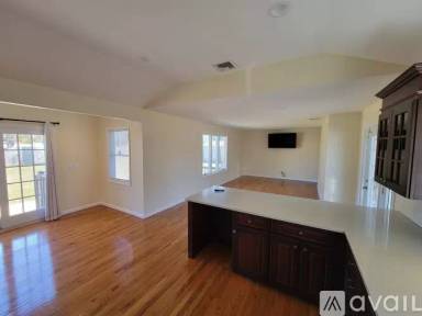 Main picture of 277 Maple Ave