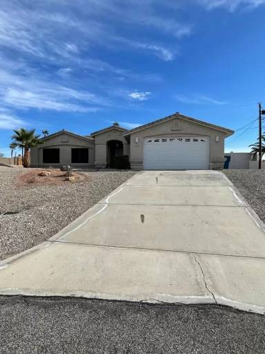 Main picture of 355 Fox Point Ln