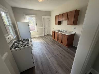 Main picture of 10303 Sophia Ave