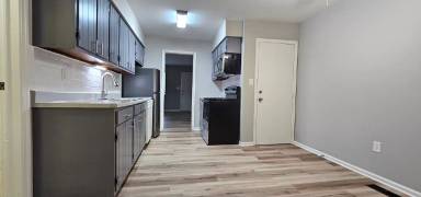 Main picture of 3032 Creekview Cir