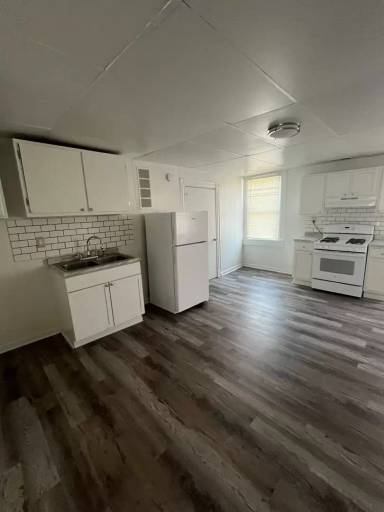Main picture of 2922 Bank St