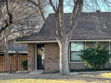 Main picture of 3000 Fleetwood Dr