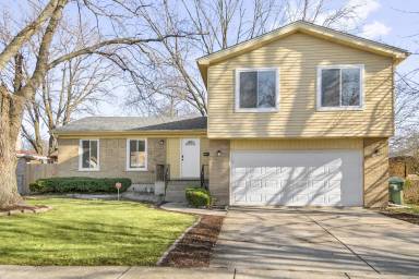 Main picture of 18543 Center Ave