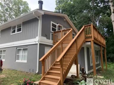 Main picture of 407 Pless Rd