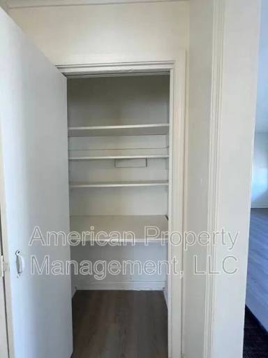 Main picture of 2730 N Main St