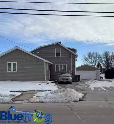 Main picture of 419 E Maes Ave
