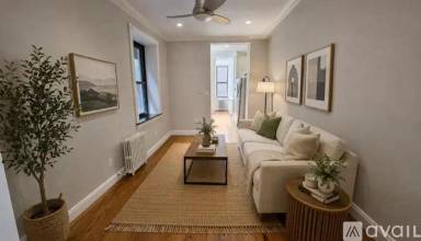 Main picture of 325 E 5th St