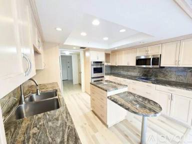Main picture of 2420 Torrey Pines Rd