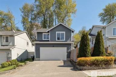 Main picture of 7940 Delridge Way SW