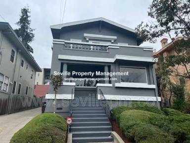 Main picture of 3525 Lakeshore Ave