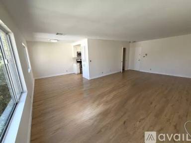 Main picture of 463 S Maple Dr