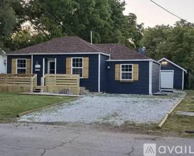 Main picture of 1725 E Lombard St