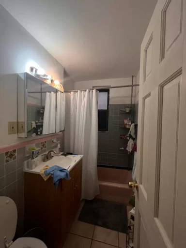 Main picture of 77 Bronx River Rd