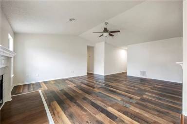 Main picture of 4292 W Beaver Ln