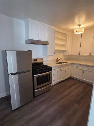 Main picture of 1646 N Harvard Blvd