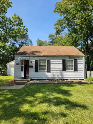 Main picture of 1629 N Bourland Ave