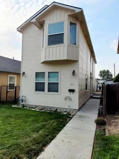 Main picture of 127 W Idaho Ave