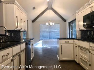 Main picture of 900 Maykus Ct