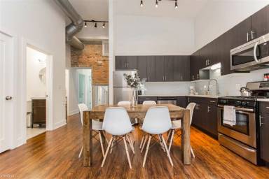 Main picture of 2112 S Michigan Ave