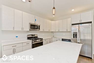 Main picture of 2020 N Spaulding Ave