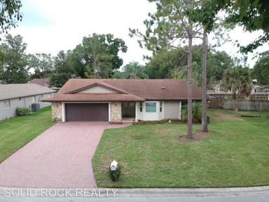 Main picture of 222 W Cottesmore Cir