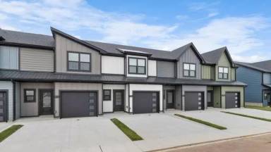 Main picture of 306 Jonathan Wade Pvt Cir
