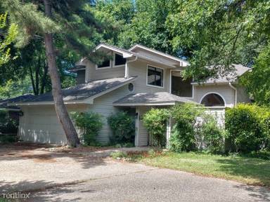 Main picture of 3825 N 30th St