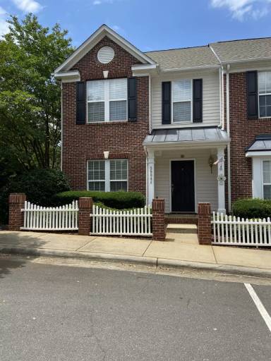 Main picture of 3904 Christine Lane