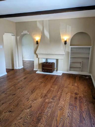 Main picture of 1533 E 3rd St