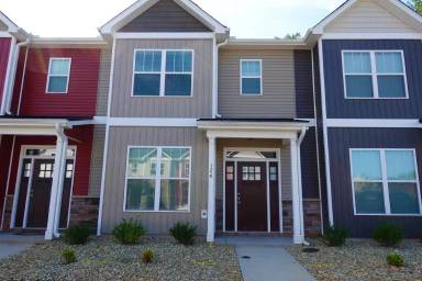 Main picture of 104 Creekland Way