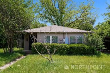 Main picture of 1207 Country Club Rd