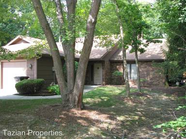 Main picture of 2220 Versailles Village Pl