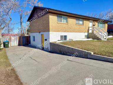 Main picture of 660 Park Ln