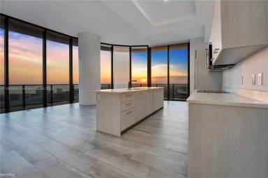 Main picture of Brickell Heights