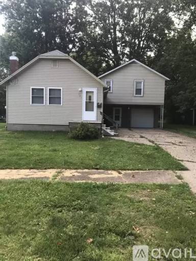 Main picture of 721 N Edwards St