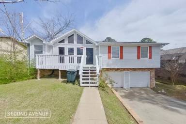 Main picture of 2341 9th Pl NW