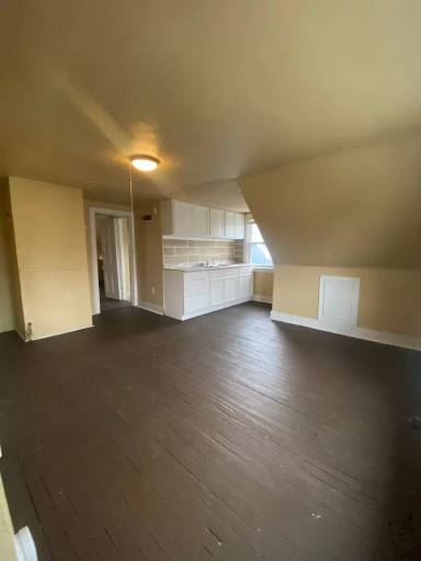 Main picture of 9120 Yale Ave