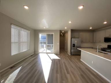 Main picture of 751 Tarragon Rd