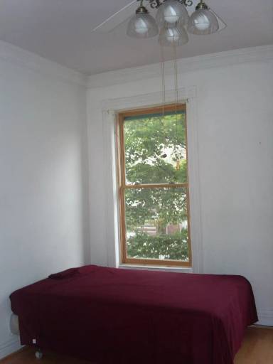 Main picture of 150 Lark St
