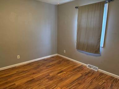 Main picture of 28 Circle Dr