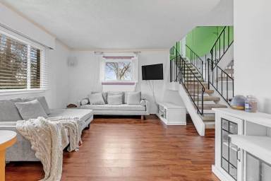 Main picture of 6687 Greenback Ln